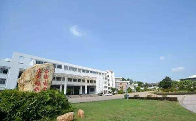 赣南师范大学自考学院深入教学站点宣讲政策法规、检查并指导开学工作(图1)